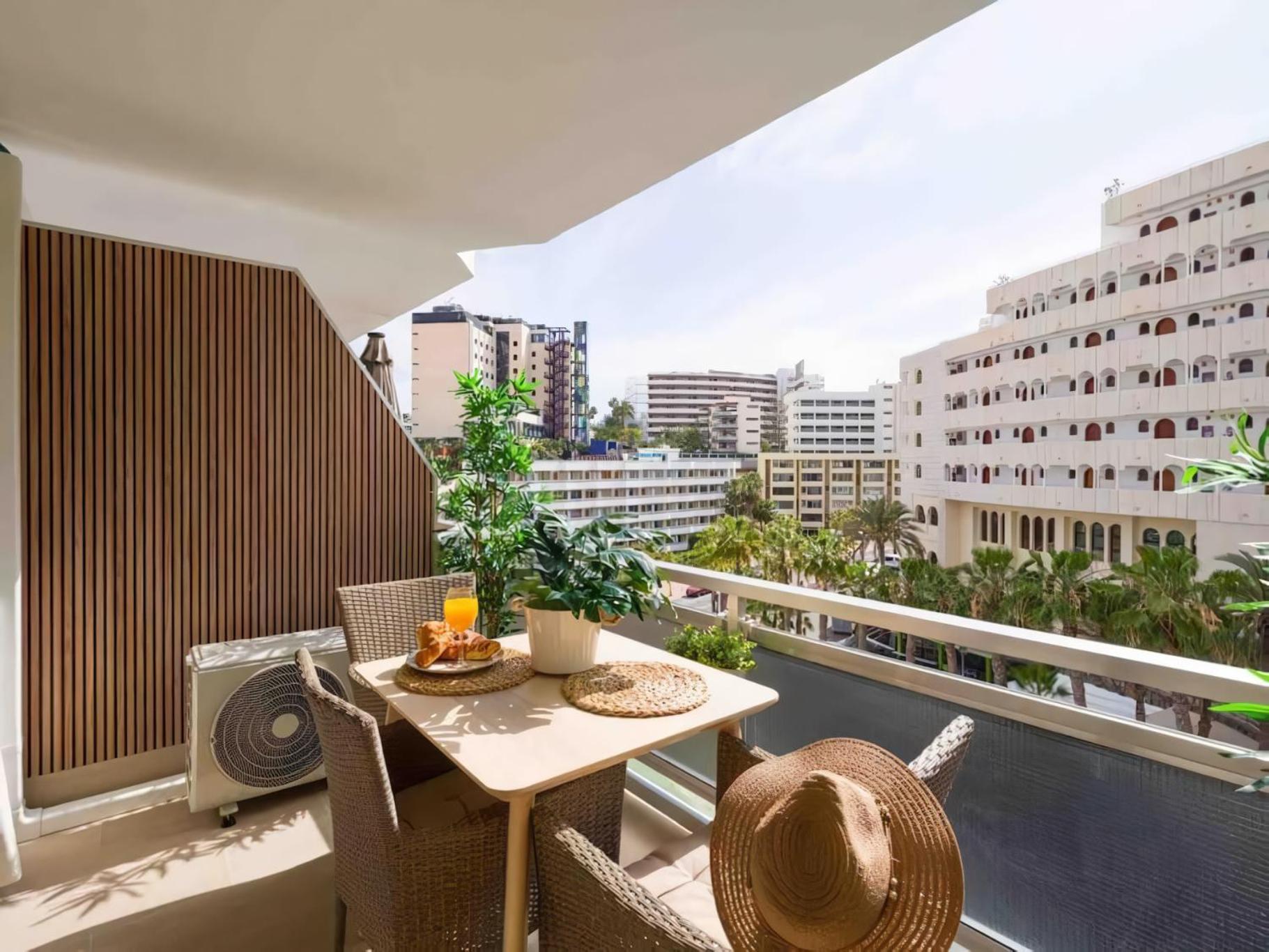 Apartment Elefantes, Playa Del Ingles At 3 Mins Distance *