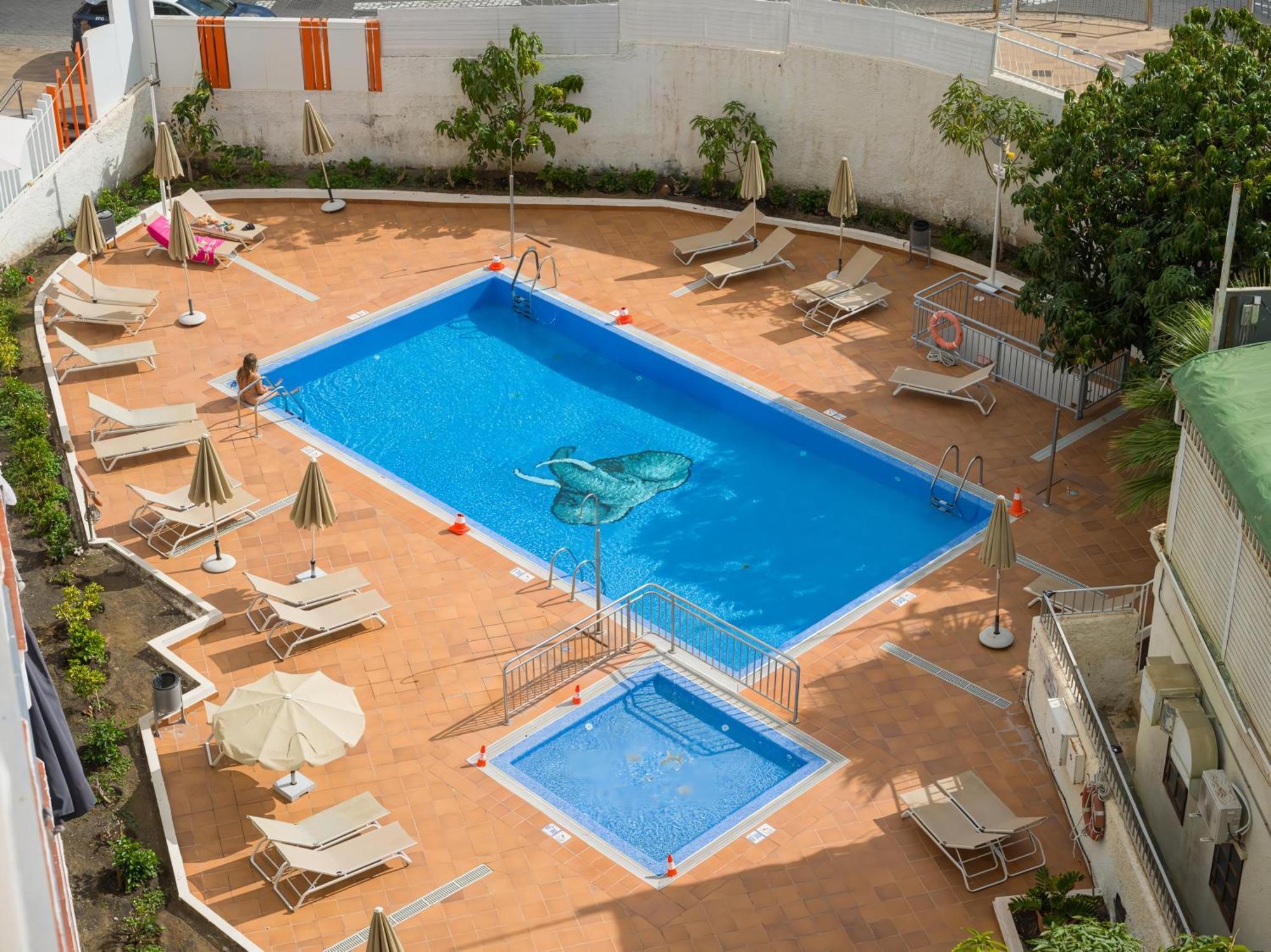 Elefantes, Playa Del Ingles At 3 Mins Distance *
